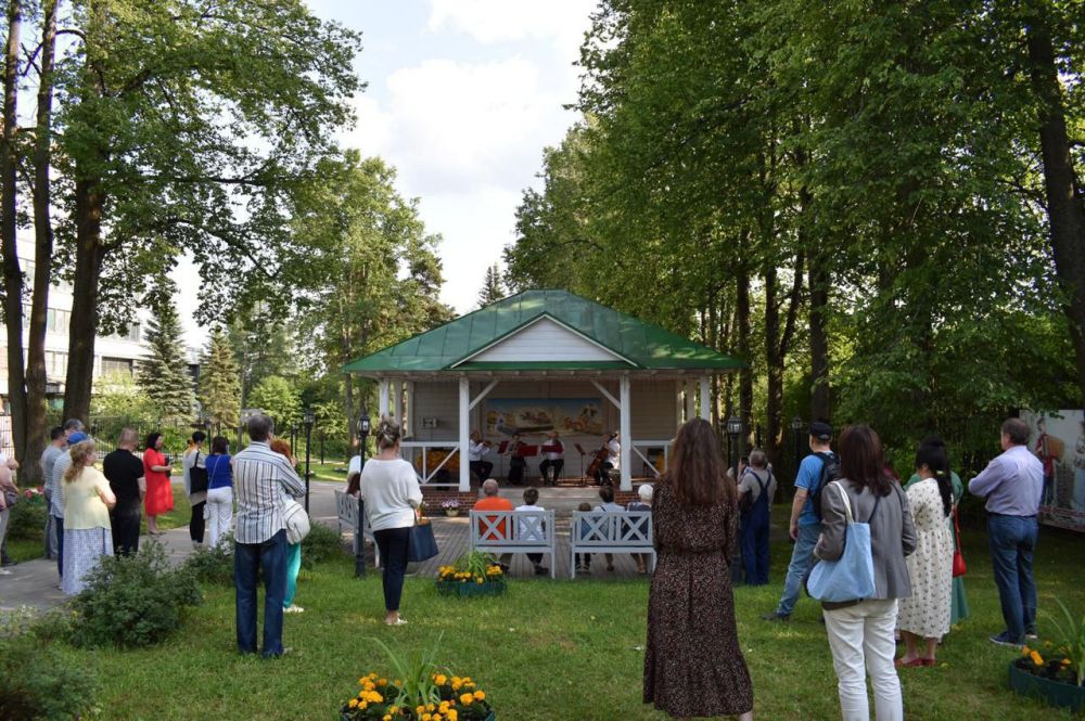 Коллективы Московской областной филармонии продолжают покорят открытые площадки Подмосковья Коллективы Московской областной филармонии продолжают покорят открытые площадки Подмосковья