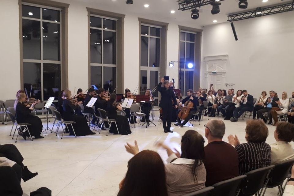 «Белый бал» с участием оркестра «Инструментальная капелла»