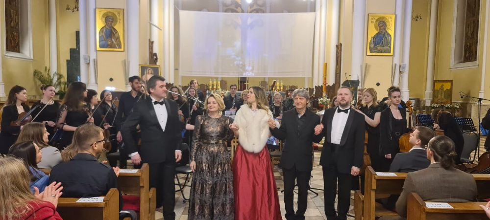 Пасхальный концерт артистов МОФ в Соборе на Малой Грузинской Пасхальный концерт артистов МОФ в Соборе на Малой Грузинской